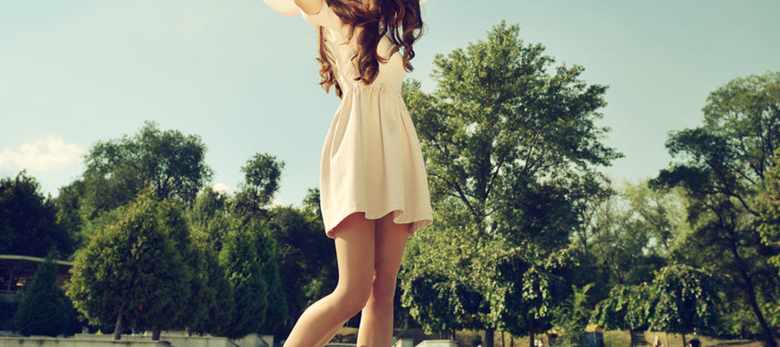 Balloons and a yellow summer dress
